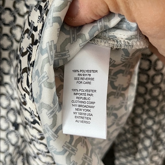 Tahari Black and White Geometric Long Sleeve Shirt Blouse - Picture 6 of 6